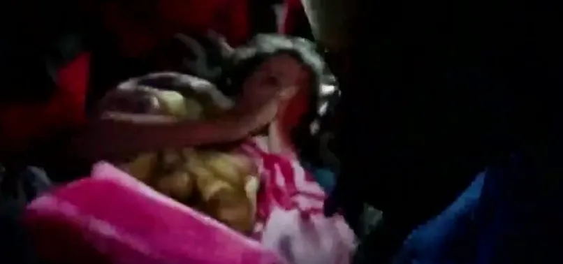 Kahramanmaraş'taki depremden duygu dolu an: Enkazdan çıkan anne Fatma Yavşan: Oğlum nerede?