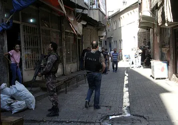 Diyarbakır'da bir evin bahçesinde patlama