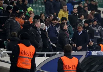 Hamza Hamzaoğlu tribüne gönderildi