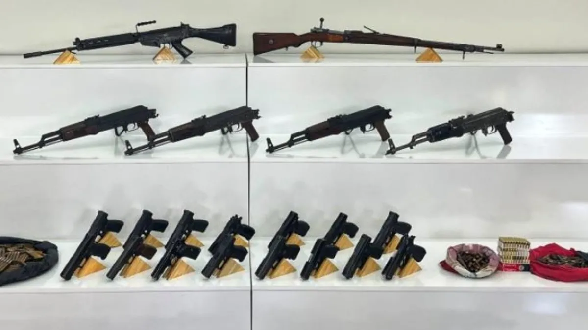 Şanlıurfa’da jandarma nereye baktıysa silah çıktı