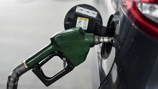 1698734811529.jpg Motorin fiyatlarına indirim! Gece yarısı pompa fiyatları değişti! İşte İstanbul ve Ankara'da motorin fiyatları... - 2