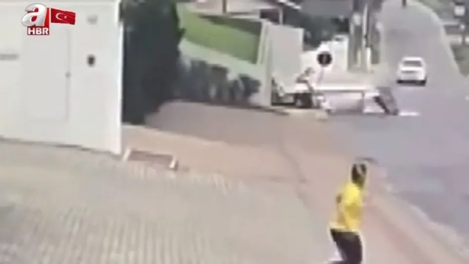 Uçak şehir merkezine düştü! Pilot ve yolcunun mucize kurtuluşu