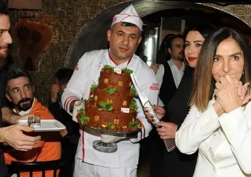 İbrahim Tatlıses’ten Derya Tuna’ya jest