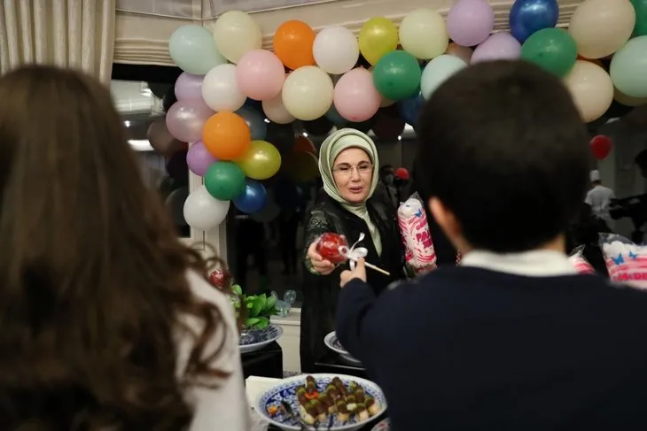 Başkan Erdoğan 23 Nisan Ulusal Egemenlik ve Çocuk Bayramı'nda çocuklarla iftarda buluştu