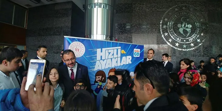 Hızlı Ayaklar: Olimpiyat Yolunda’nın müziklerini yapan Manga’nın solisti Ferman Akgül’den önemli mesaj! Bu film ile daha çok sporcu yetişecek