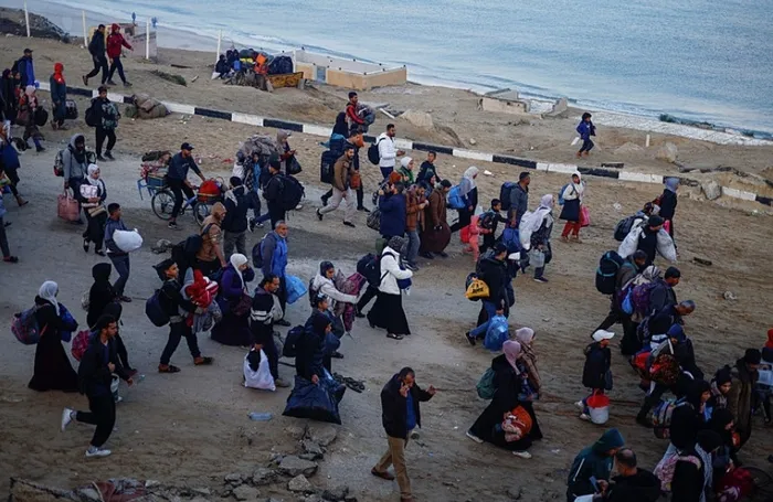 soykirim-ordusu-tampon-bolgeye-cekildi-gazzeliler-kuzeye-gecmeye-basladi-1737957619903.jpg Foto: Reuters
