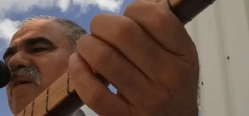 Şehidin babasının oğlu şehit düşmeden önce şehitler için söylediği türkü yürekleri dağladı