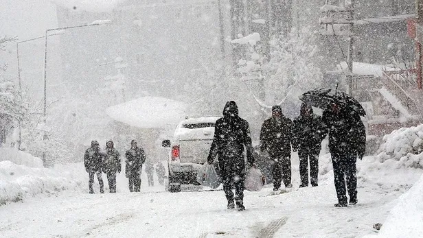 meteorolojiden-marmara-dahil-4-bolgeye-uyari-cig-ve-kuvvetli-yagis-geliyor-bugun-hava-nasil-olacak-1733975238301.jpg La Nina koşulları Türkiye'yi de etkileyecek. (A Haber Foto Arşiv)