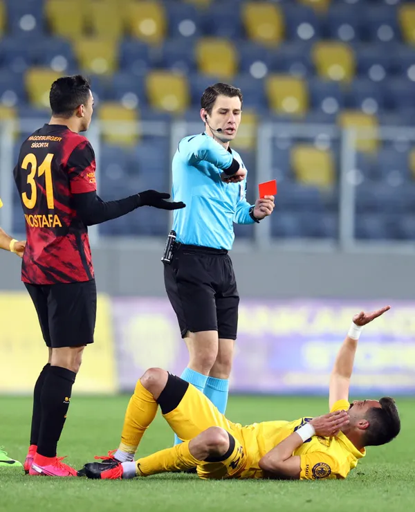 galatasaray-ankarada-derin-yara-aldi-ankaragucu-2-1-galatasaray-mac-sonucu-ozet-1614796467525.jpg Galatasaray Ankara'da derin yara aldı! Ankaragücü 2-1 Galatasaray (MAÇ SONUCU ÖZET) - 2