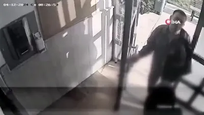 Küçükçekmece’de site hırsızları kamerada!