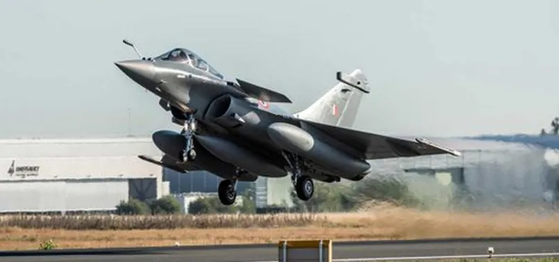 Fransa Hindistan'a 3 savaş uçağı gönderdi