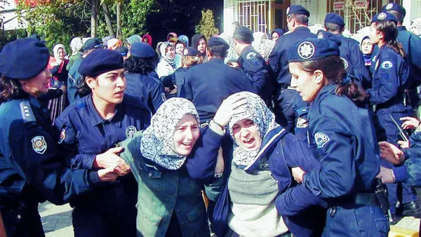 Unutulmayan gün: 28 Şubat darbesi! O tanklar milletin hayallerini ezdi