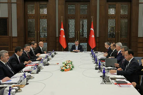 Külliye’de kritik ekonomi toplantısı! Türkiye Yüzyılı’nın ilk hedefi enflasyon!