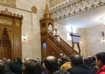 Görmez'den ilk cuma namazı ve ilk hutbe