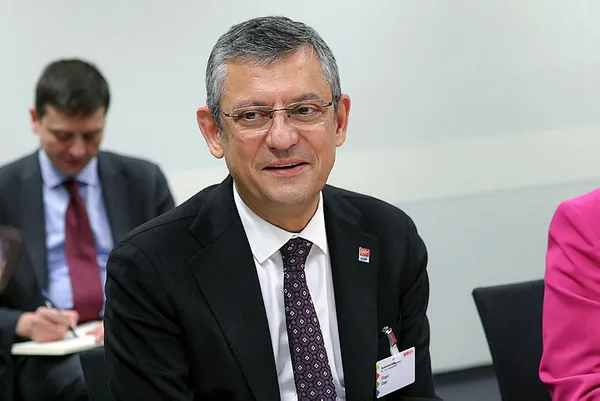 1702367162473.jpg CHP'den Kandil'in siyasi üssü DEM Parti'ye ziyaret! Yerel seçimler öncesi oy dilenecekler... - 2