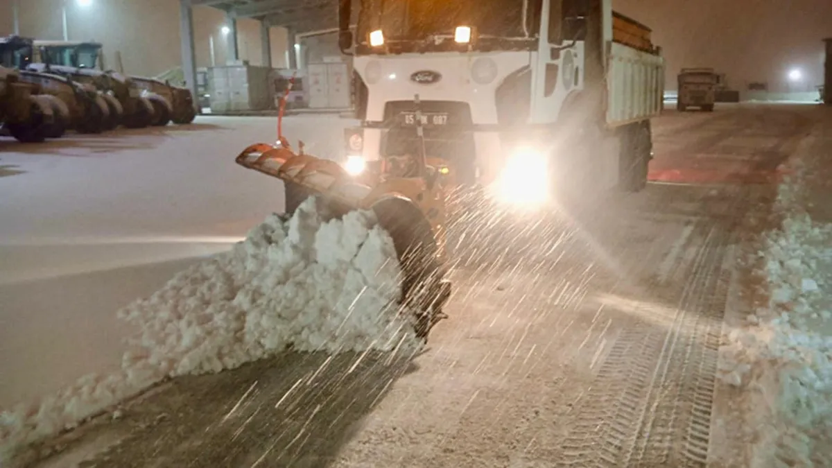 Van'da 131 yerleşim yerinin yolu ulaşıma kapandı