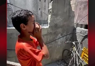 CAMİ ENKAZINDA YÜKSELEN EZAN SESİ