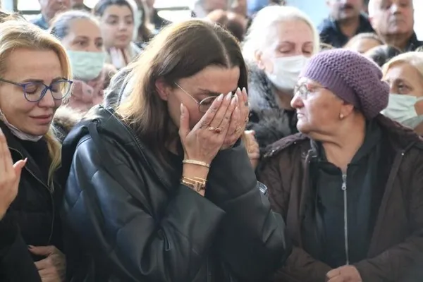 1673005445893.jpeg Özge Ulusoy'un babasının ölümüne sebep olan sürücü hakkındaki iddianame iade edildi - 2