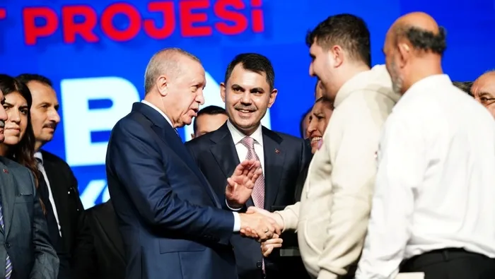 baskan-erdogan-ornek-toki-evlerini-gezdi-500-bin-sosyal-konut-projesi-hayata-geciriliyor-1761323397846.jpg (fotoğraf - ahaber.com.tr)