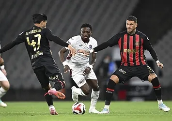 Bordo-mavililer Karagümrük’ü rahat geçti