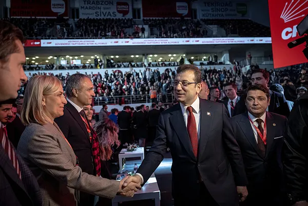 İmamoğlu’nun Sözcü’sü provokasyon peşinde! Murat Kurum’dan yerinde cevap: Daha fazla kişi ölünce mutlu mu olacaksınız?