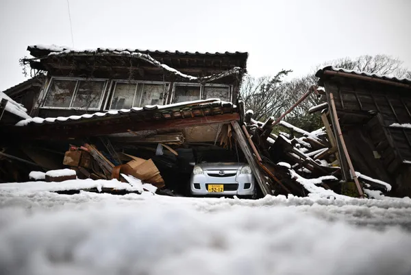 japonyadaki-76lik-deprem-felaketi-olu-sayisi-artiyor-uzmanlardan-yeni-uyari-1704698276083.jpg Japonya’daki 7.6’lık deprem felaketi! Ölü sayısı artıyor! Uzmanlardan yeni uyarı - 4
