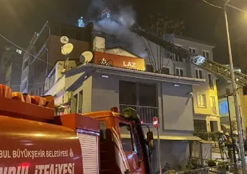 Beyoğlu'nda binada çıkan yangın söndürüldü