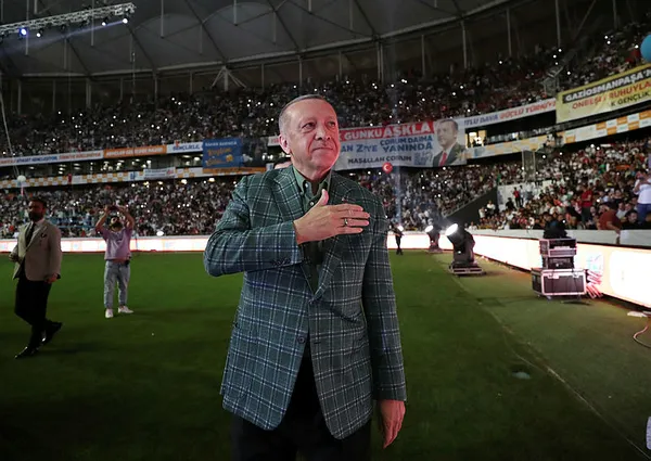 Son dakika: Başkan Erdoğan Adana’da! 81 ilden gelen on binlerce gençle buluştu | Gençlerimizin peşkeş çekilmesine izin vermeyiz