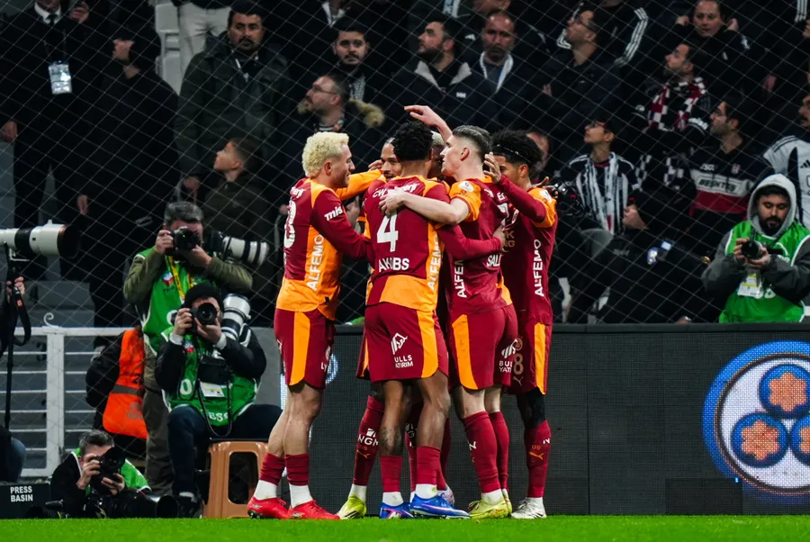 dev-derbiye-aslan-damgasi-galatasaray-besiktasi-tek-golle-devirdi-1772910808395.jpg Dev derbiye aslan damgası! Galatasaray Beşiktaş'ı tek golle devirdi - 2