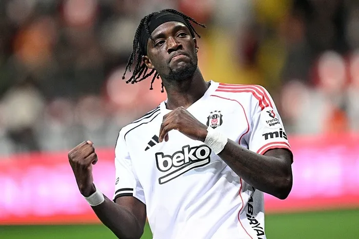 Kartal Kayseri’de yüksekten uçtu! Rafa Silva’dan hat-trick şov