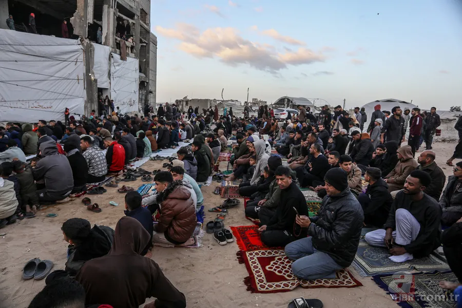 Gazze'de bayram namazı: Üç yıl sonra bir ilk 4