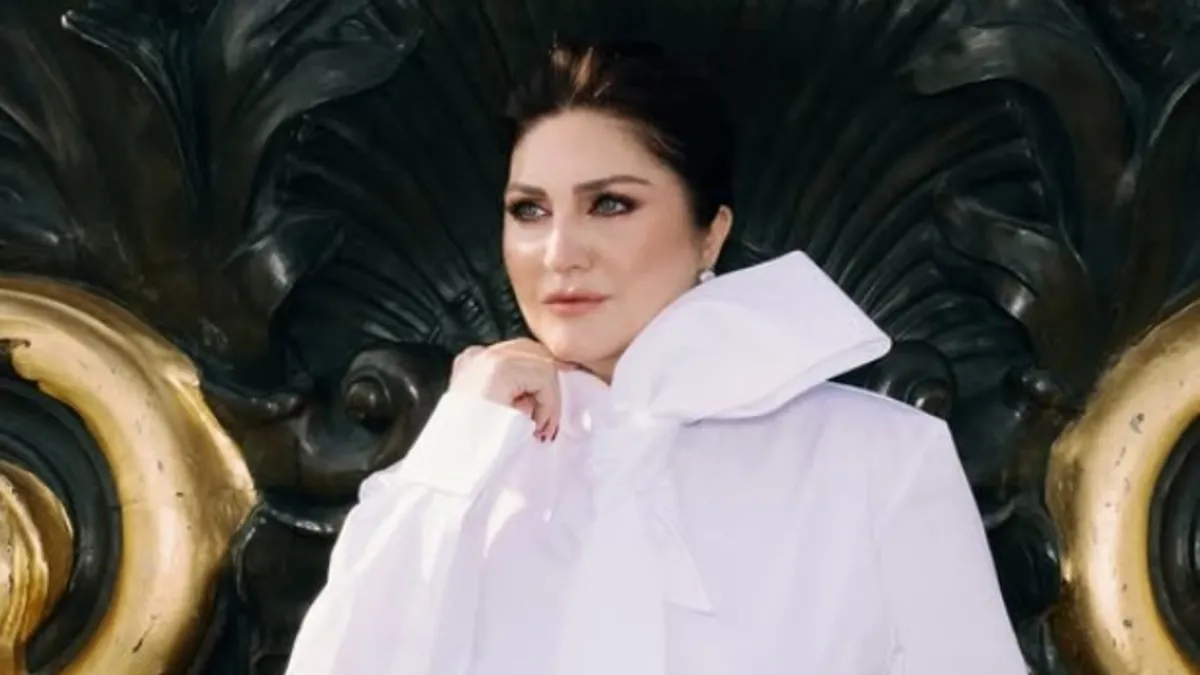 Sibel Can’ın Paris şıklığı sosyal medyayı salladı