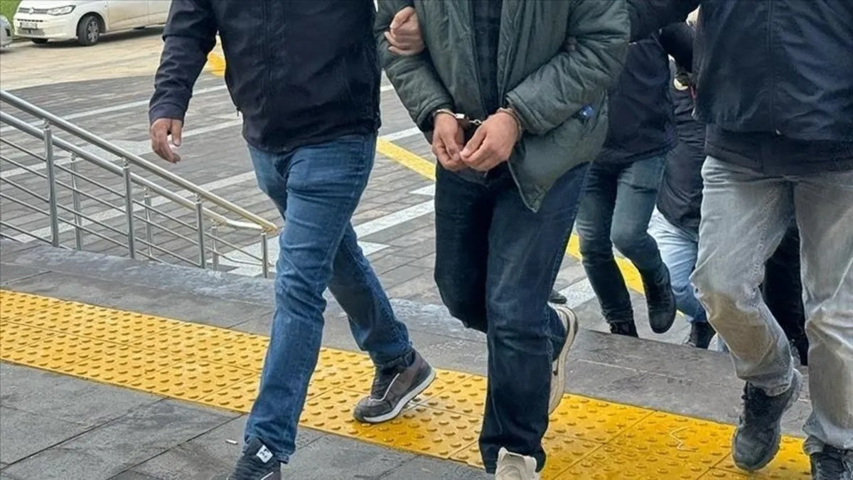 Ankara'da 4 DEAŞ şüphelisi yakalandı
