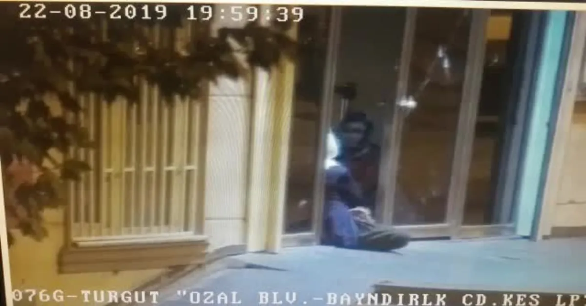 HDP'ye isyan eden anne Hacire Akar'dan oturma eylemi! | Video