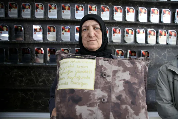 1683265471942.jpg İyi Parti’nin o videosuna şehit ailesi isyan etti: Bu kepazeliğe son verin - 5