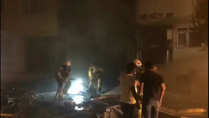 İstanbul Avcılar'da ortalık savaş alanına döndü! Doğalgaz patlaması: 4 yaralı - 5