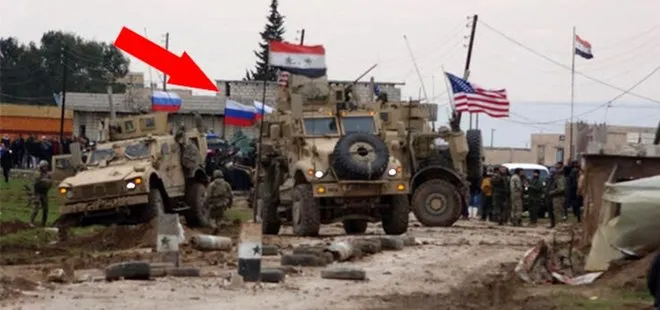 ABD’nin Esad unsurlarını vurduğu bölgede dikkat çeken görüntü! ABD ve Rus bayrakları…