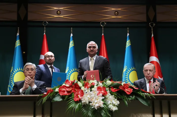 Başkan Erdoğan ve Kazakistan Cumhurbaşkanı Tokayev'den kritik açıklamalar | Türkiye ile Kazakistan arasında 15 yeni anlaşma - 9