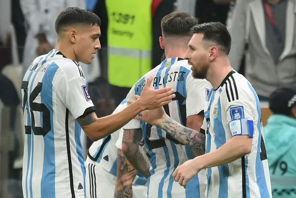 1671378774354.jpg Messi kırılmadık rekor bırakmadı! Dünya Kupası'na damga vurdu! Arjantin-Fransa finalinde gelen golle tarihi değiştirdi - 2