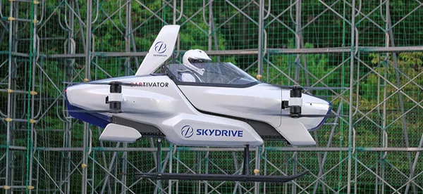 Uçan araba ilk sürücülü testini geçti! İşte uçan arabanın o görüntüleri