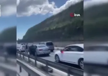 Düğün magandaları trafiği felç etti
