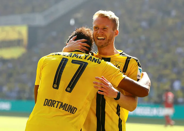 Fenerbahçe’nin transfer listesindeki 29 yaşında isim futbolu bıraktı