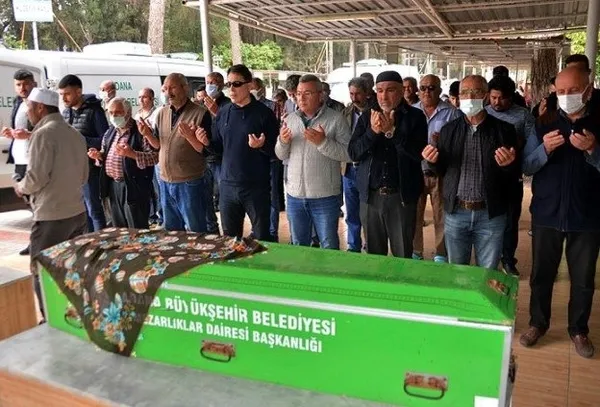 adanada-eski-karisi-sukriye-guru-oldurup-intihara-tesebbus-eden-sanik-tutuklandi-1649835923898.jpg Adana’da eski eşi Şükriye Gür’ü öldürüp, intihara teşebbüs eden zanlı tutuklandı - 6