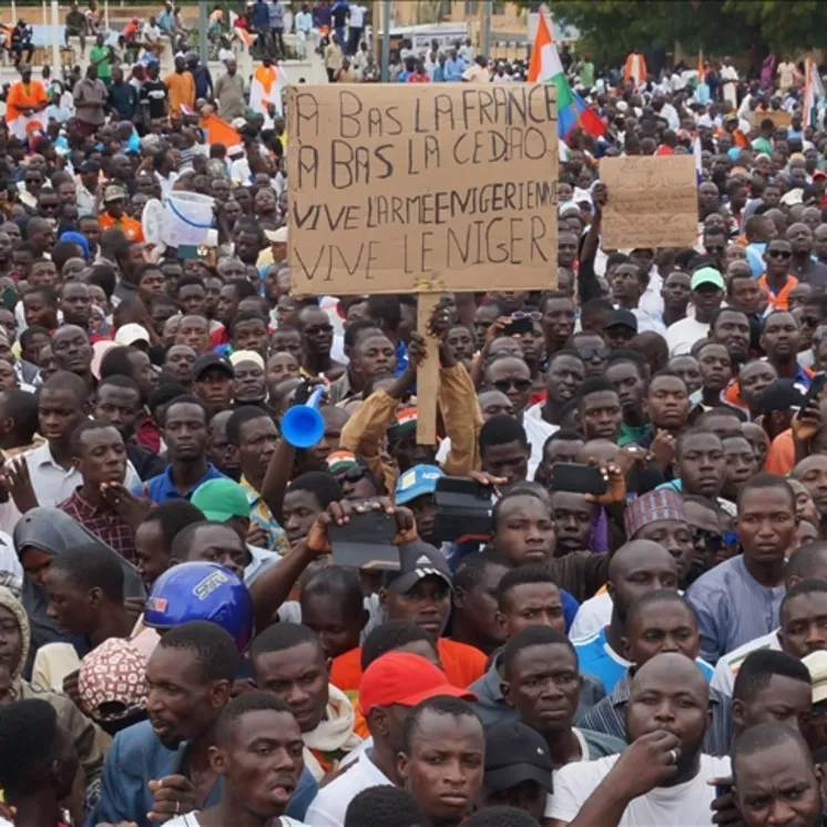 Fransa Nijer’den çekiliyor!