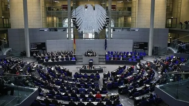 meclisten-gecti-almanyada-cifte-vatandaslik-kolaylasti-1705681115119.jpg Meclis'ten geçti! Almanya'da çifte vatandaşlık kolaylaştı - 5