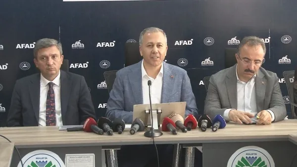 icisleri-bakani-ali-yerlikaya-330-bin-depremzedenin-kira-yardimi-bayram-oncesi-verilecek-1687039420471.jpg İçişleri Bakanı Ali Yerlikaya: 330 bin depremzedenin kira yardımı bayram öncesi verilecek - 1