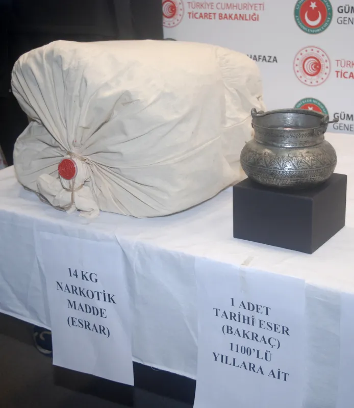Sabiha Gökçen Havalimanı’nda operasyon: 3 milyon TL’lik ürün ele geçirildi - 4