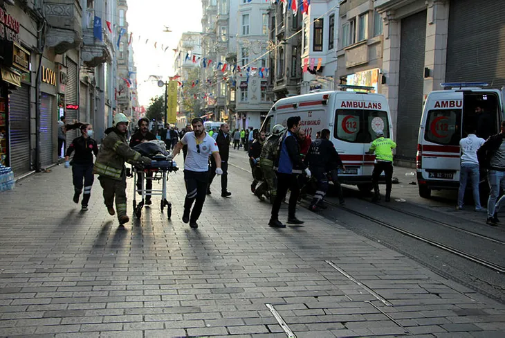 Beyoğlu'ndaki patlama sonrası olay yerinden görüntüler!