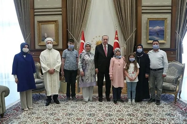 Görme engelli hafız Ravzanur Başkan Erdoğan'ı anlattı: Onun düşmana karşı olan dik duruşuna hayranız - 2