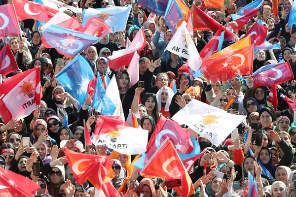 baskan-recep-tayyip-erdogandan-rizeye-cikarma-onemli-acilislar-gerceklesecek-1698914484698.jpeg Başkan Recep Tayyip Erdoğan'dan Rize'ye çıkarma! Önemli açılışlar gerçekleşecek - 2